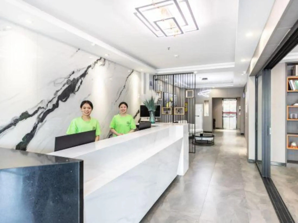 Baichuan Chain Hotel (Linyi Harmonious Taisheng Plaza)