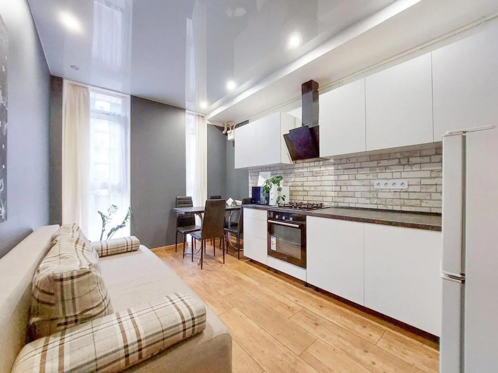 Monro Apartment