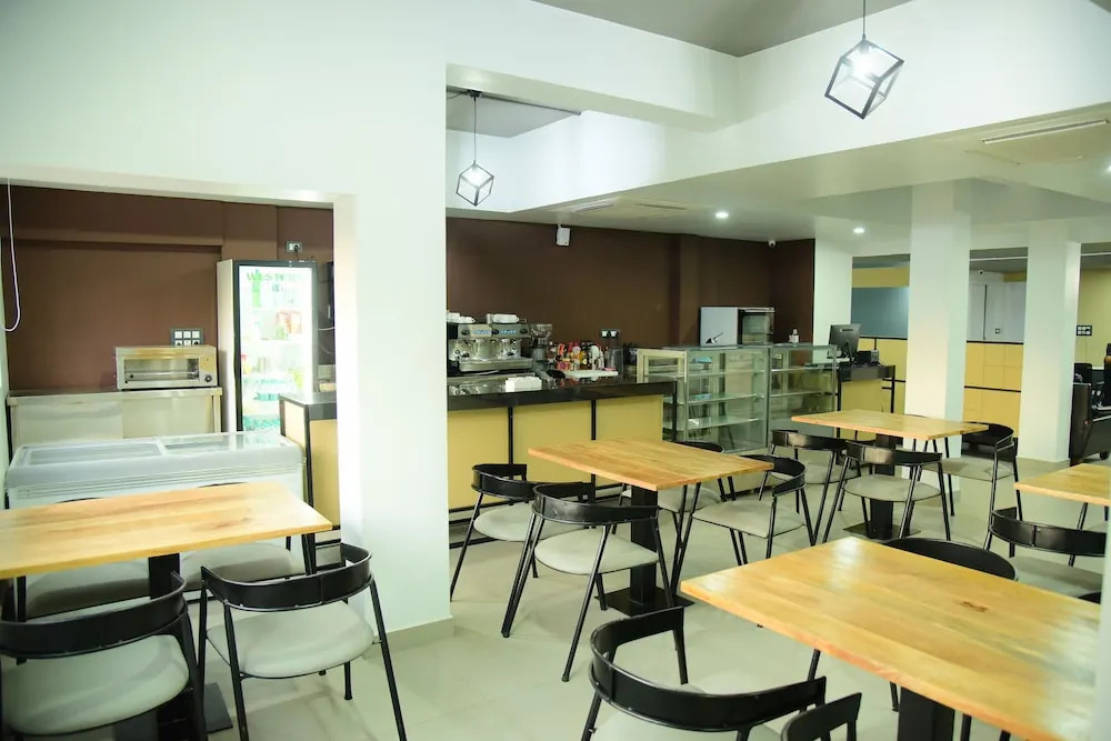 Super Townhouse Oak Mangalore Formerly Kudro Destinn
