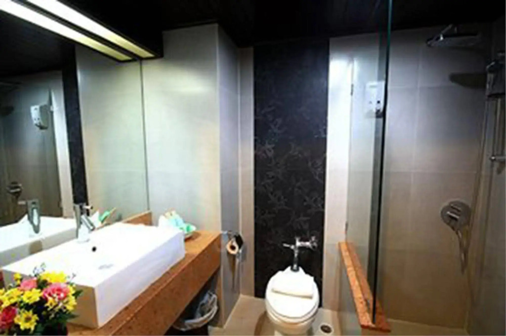 Pinnacle Lumpini Park Hotel