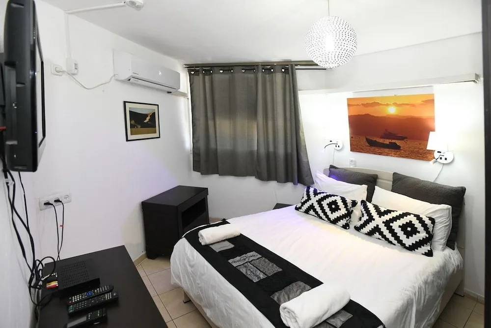 Avi's Suites - 44 Hativat Hanegev