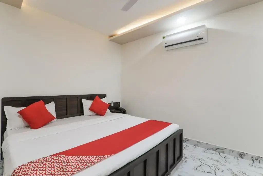 Hotel Aastha By OYO Rooms