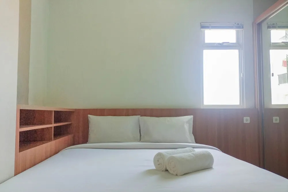 Comfort and Minimalist 1BR at Student Castle Yogyakarta Apartment By Travelio