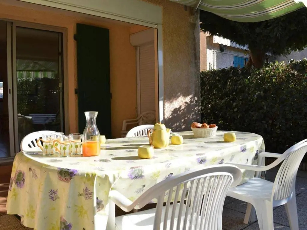 Maison Le Lavandou, 3 pièces, 6 personnes - FR-1-251-20