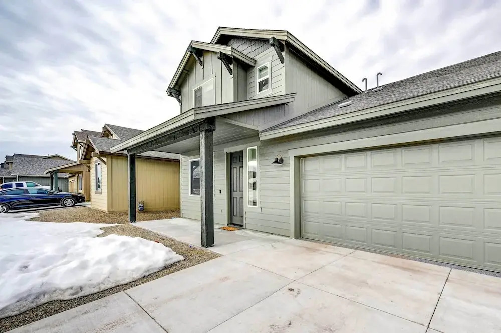 12 Mi to Dtwn Flagstaff: Spacious Bellemont Home