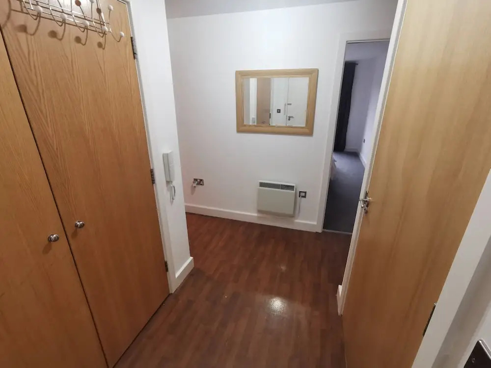 Voyager Apartments * Sleeps 6 * Parking
