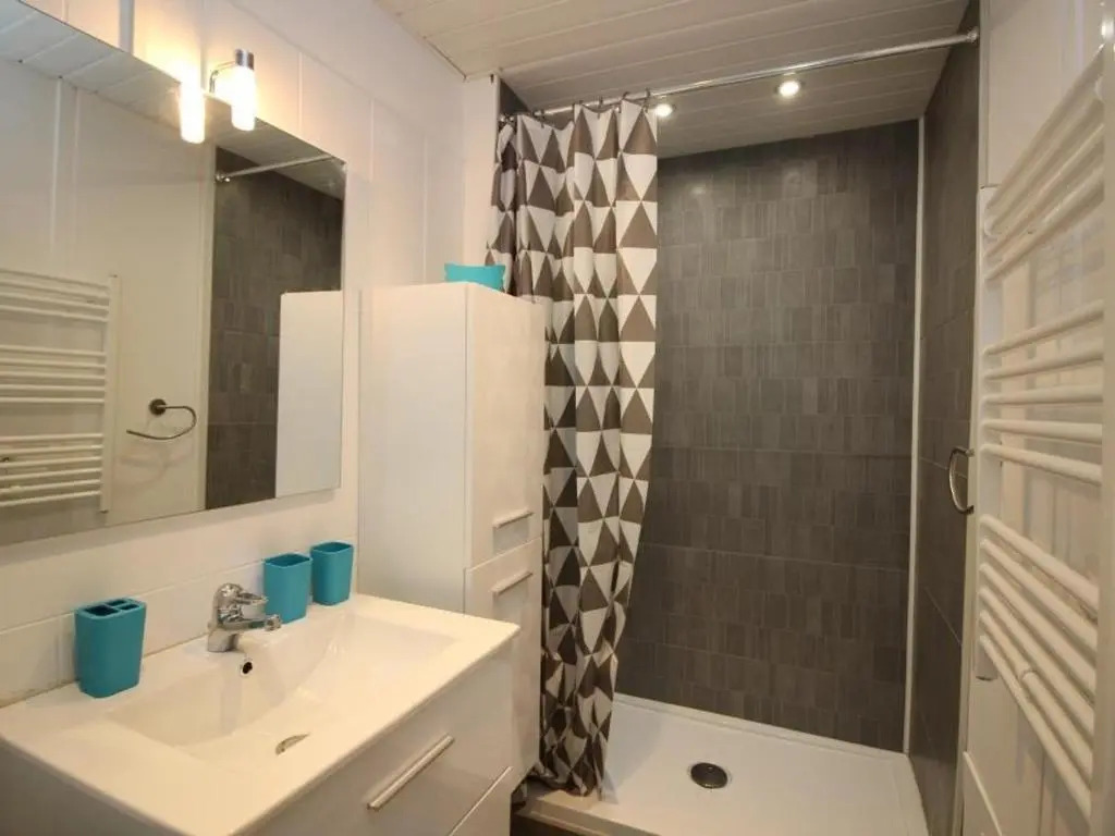 Appartement Mont-Dore, 3 pièces, 8 personnes - FR-1-608-16