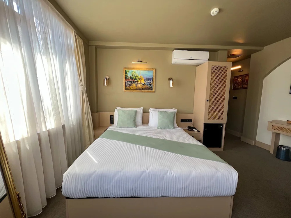 By Kinyas Hotel