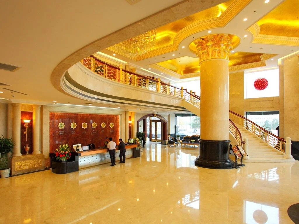 Enrichee Gloria Plaza Hotel