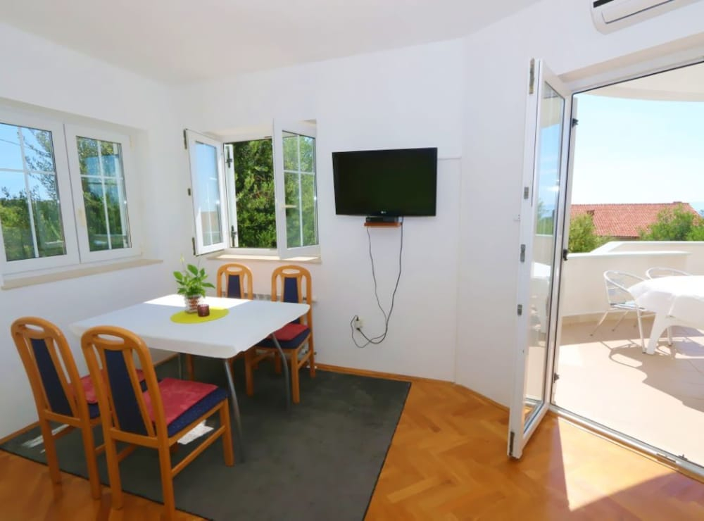 Comfort Apartments Delminium with Sea View