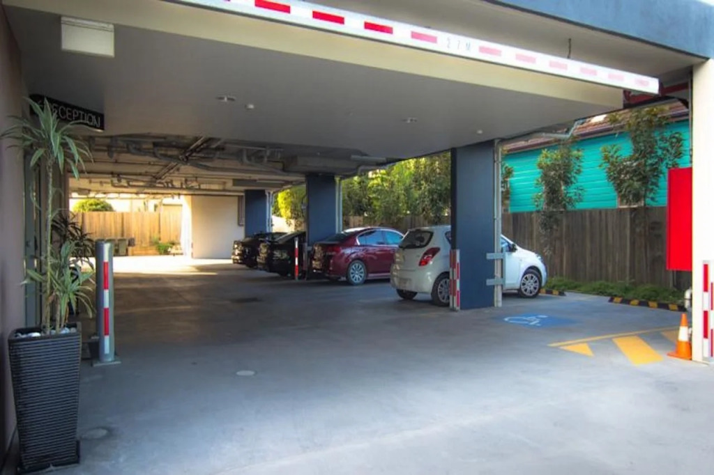 Airport Ascot Motel