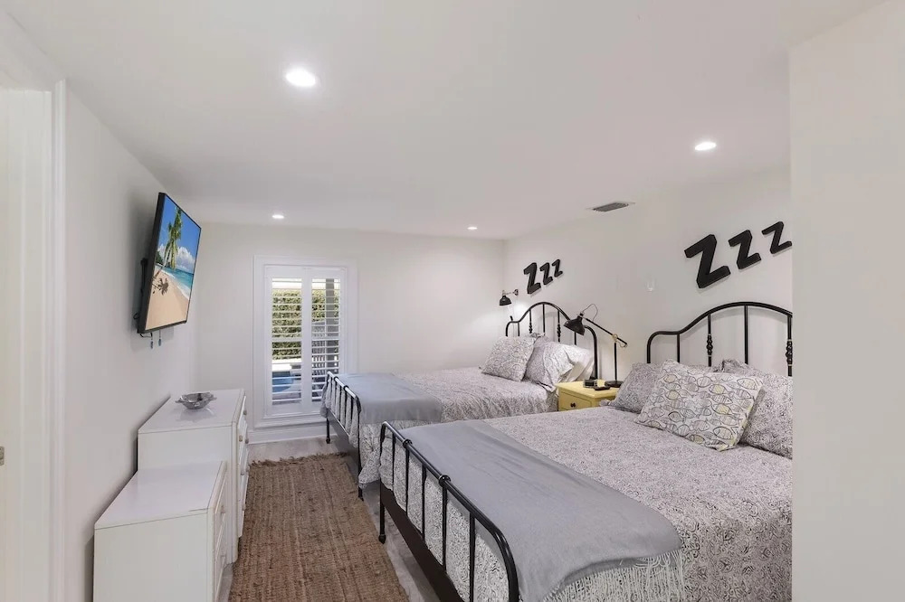 Surf Riders 4 Bedroom Home