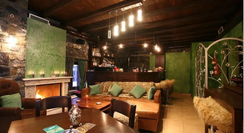 METOHI INN