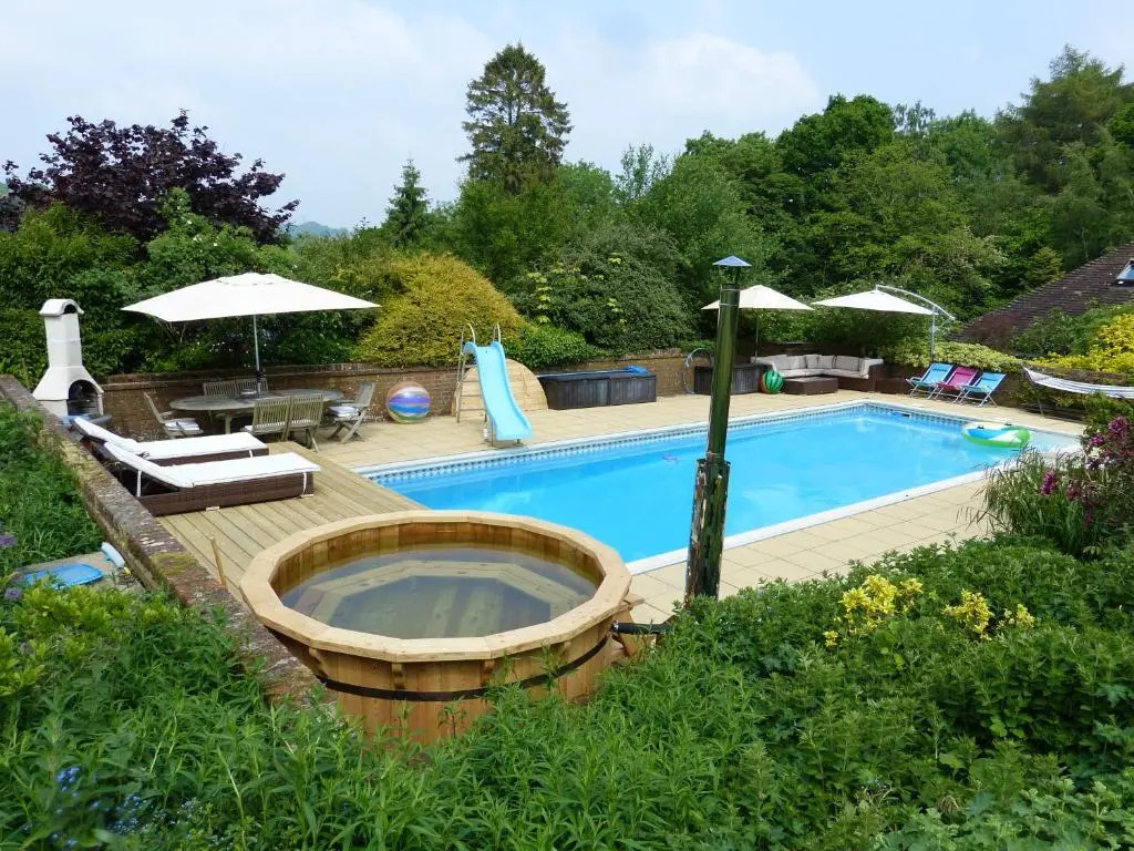 The Limes Country House with Heated Pool & Hot Tub