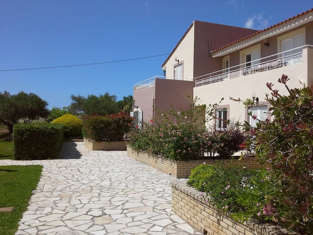 Marinos Apartments