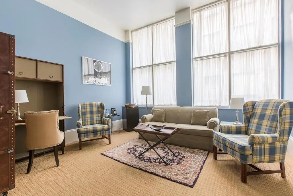 LHotel