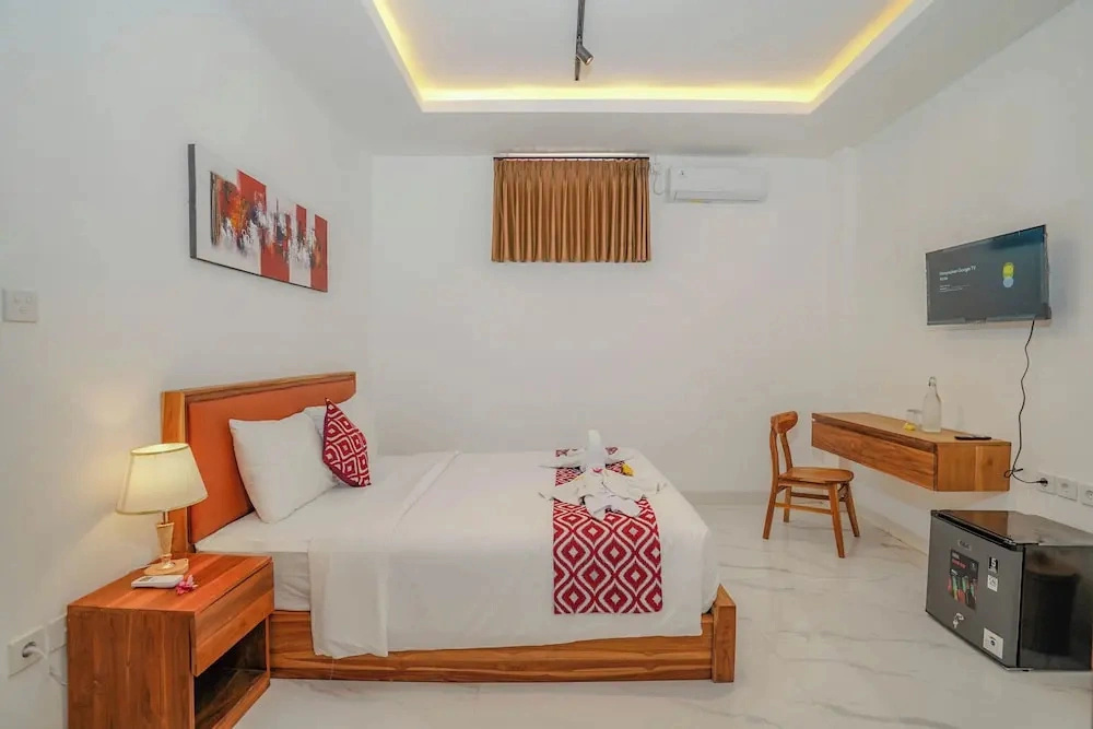 Okas Guesthouse 2 Canggu x Batu Bolong