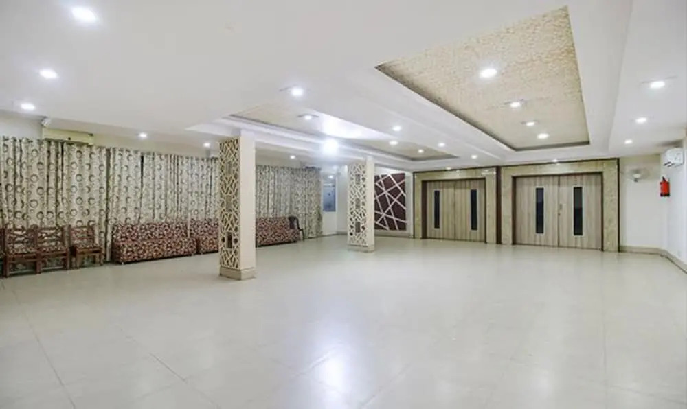FabHotel Silver Inn I - Near Prabhat Chauraha