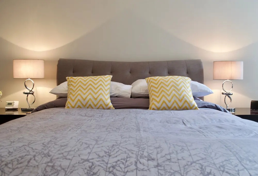 1 Bedroom West End Apartment