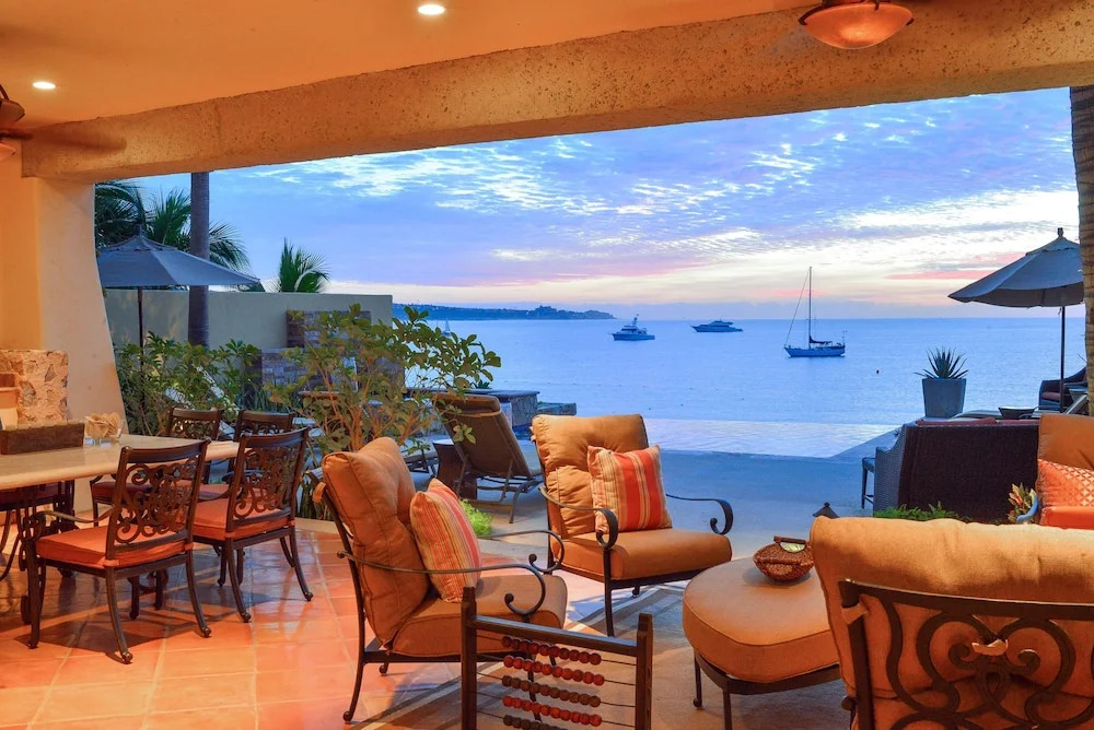 Opulent Medano Beachfront Villa W/beach Club Access: Hacienda Villa 11