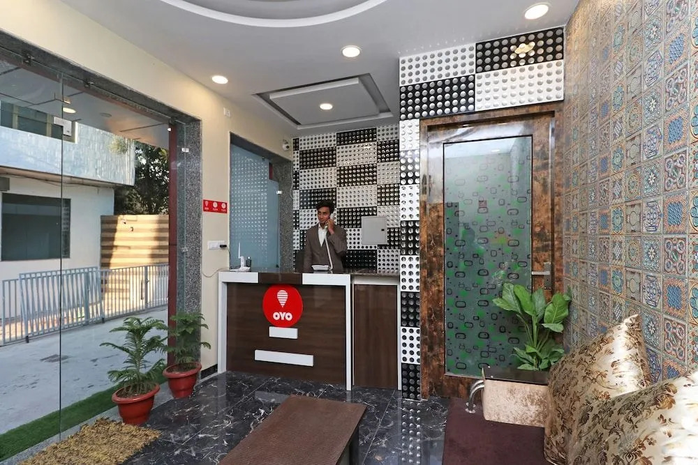 OYO Flagship 10223 Hotel Clouds 21