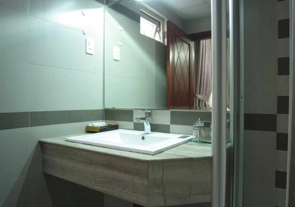 Van Ha Hotel Etown - Nhà Ga T3 Sân Bay TSN