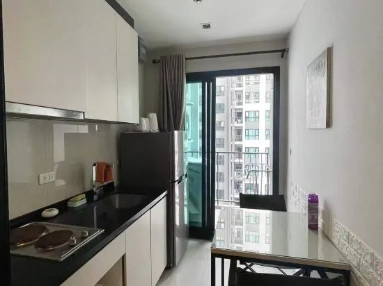 芭提雅中心地区 The Base 高档公寓酒店