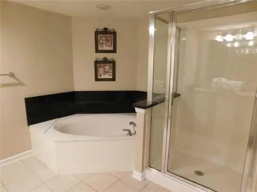 Yacht Clubs #2-702B - 1 Br Condo