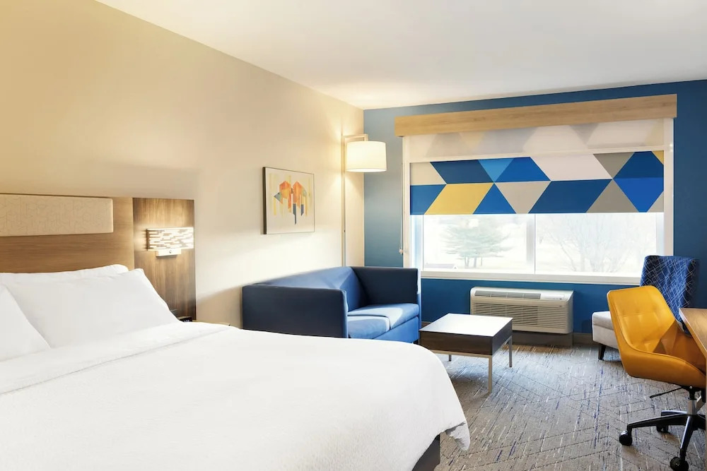 Holiday Inn Express and Suites Chicago West Oak Park by IHG