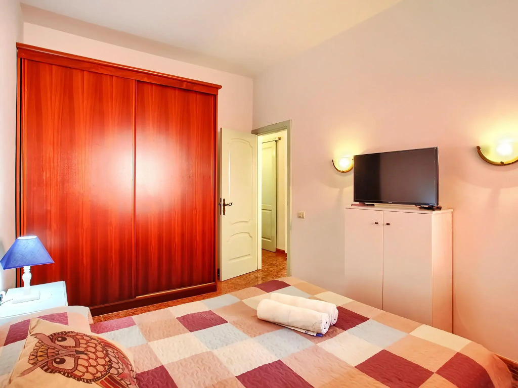 Traditional holiday home in Arico with garden