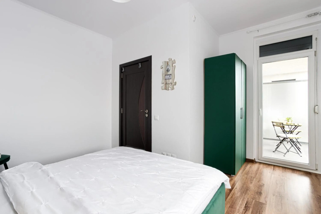 Ari Yellow Apartment