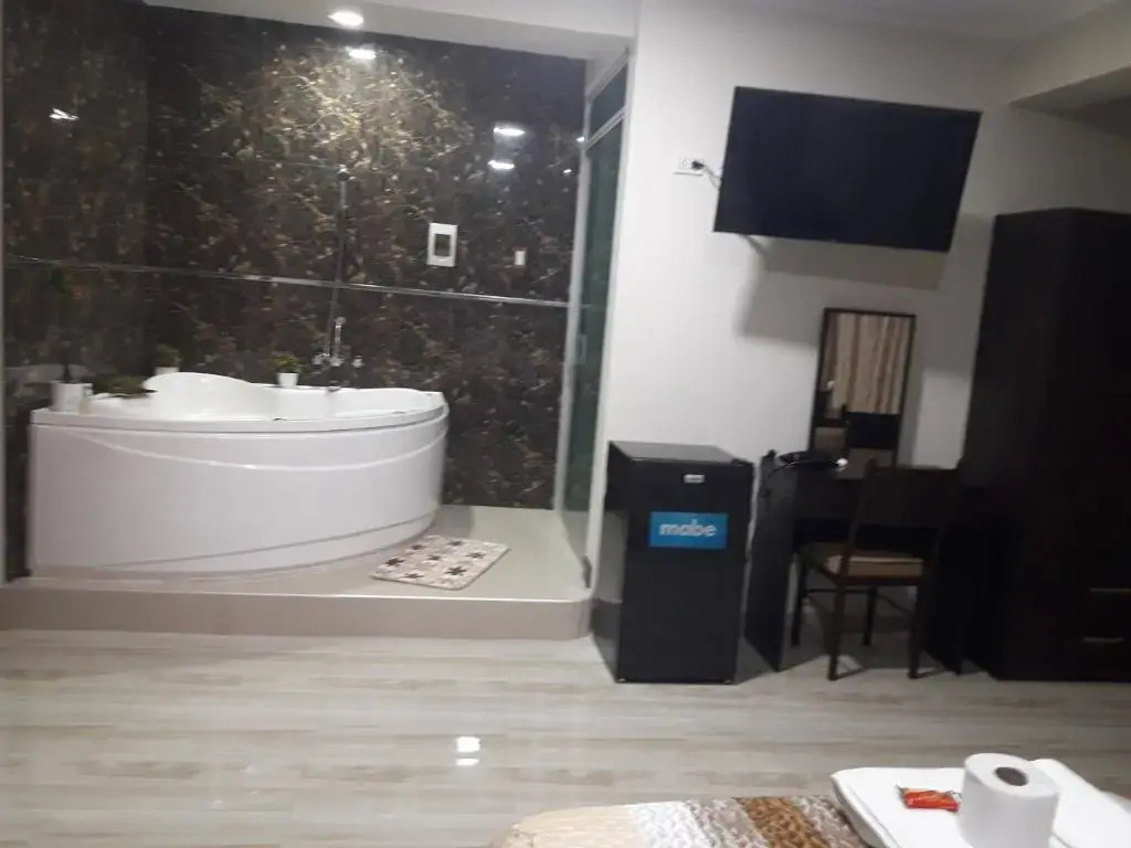 APART-HOTEL DIAMANTE 1er piso - 3 HABITACIONES - TACNA