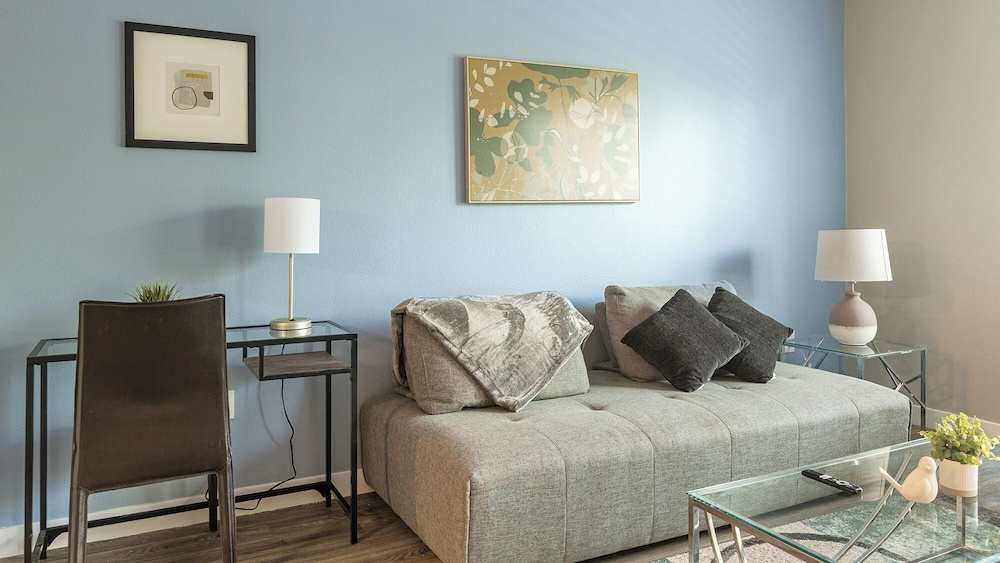 Landing Amazing 1bd, Gym, Yoga Studio