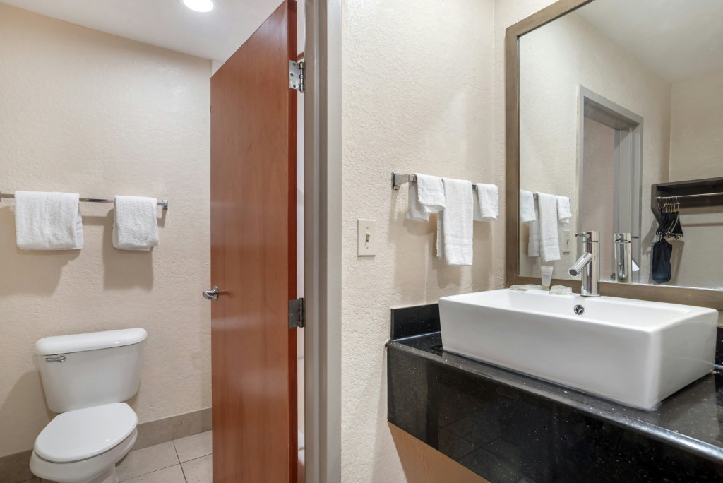 Red Roof Inn PLUS & Suites Vicksburg