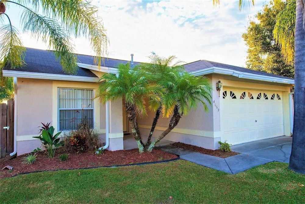 Fenced Yard, Private Pool, Close to Disney!!