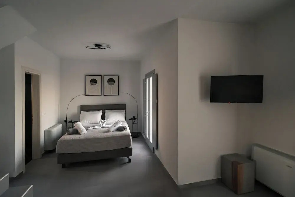 Uranides Luxury Suites