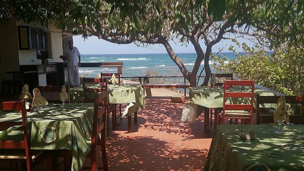 Two Bays Beach Villa, Apartment, and Studios