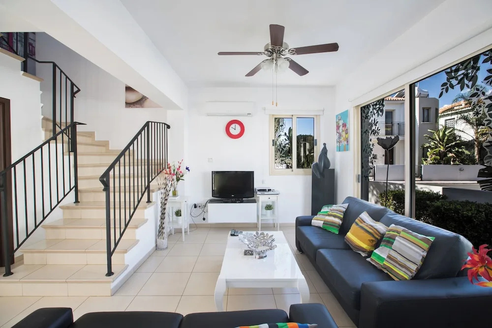 Villa Megan,modern 3bdr Villa,close To The Beach