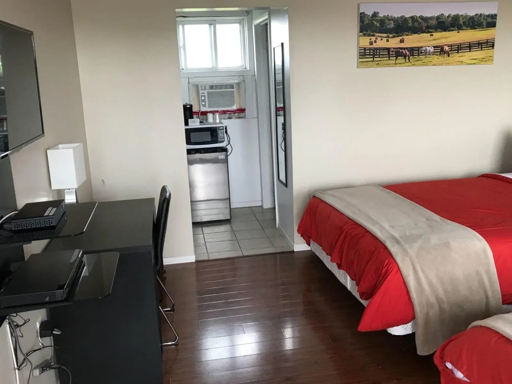Skyview Motel