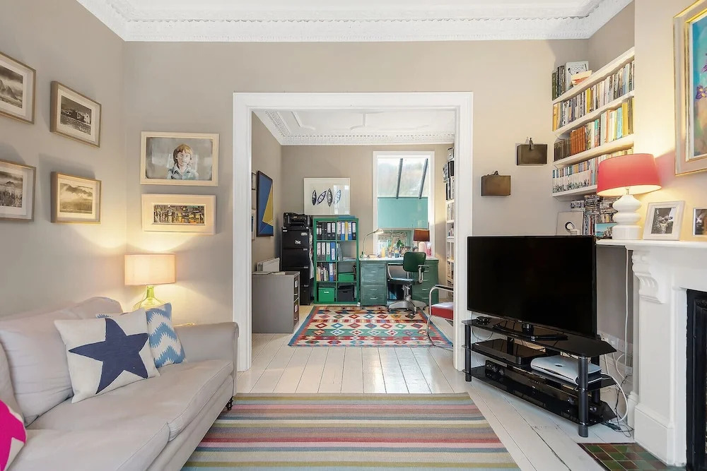 Colourful on Ormiston Grove