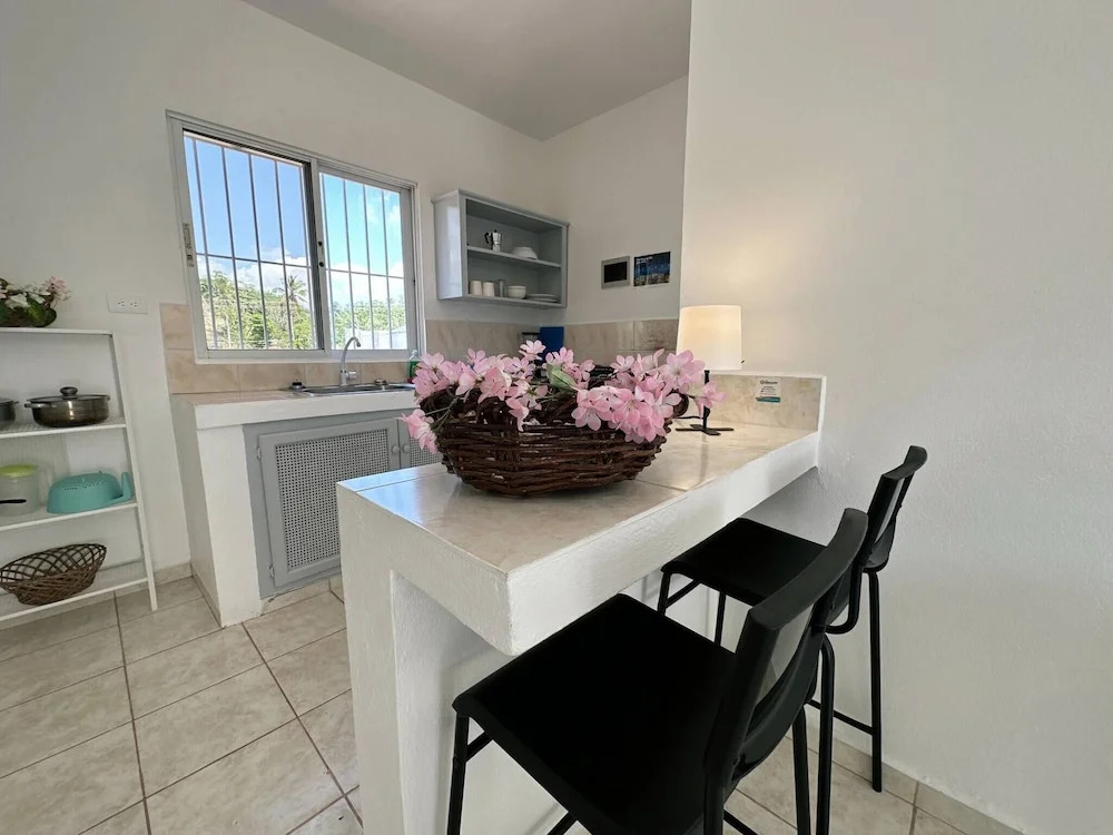 Secure 2-pers Apartment Centrally Located and Close to the Beach