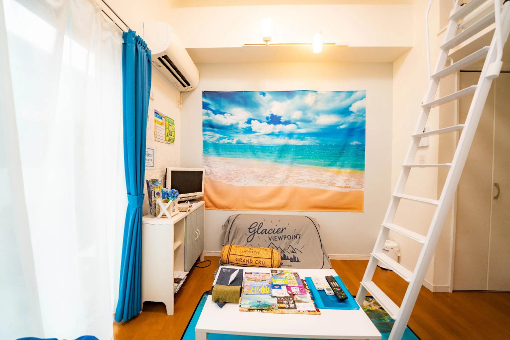 Rebeasu Katase Enoshima WEST 105