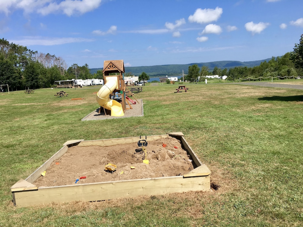 Upper Clements Cottages & RV Park