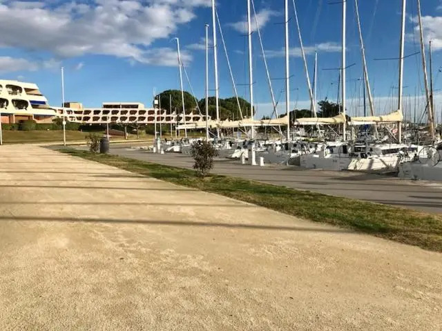 AS21549 - Studio lumineux vue mer avec piscine et parking commun