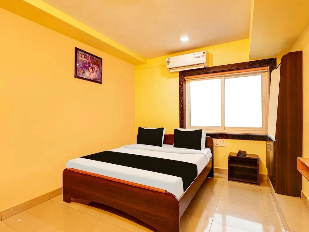 Suite OYO Collection O NAD Near Airport