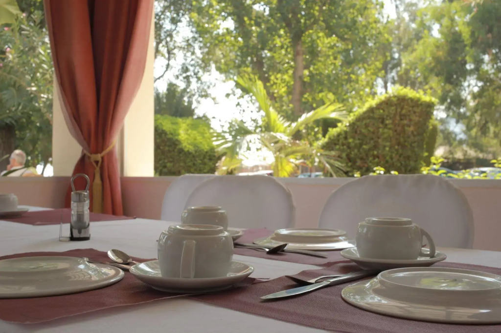 Apollon Hotel