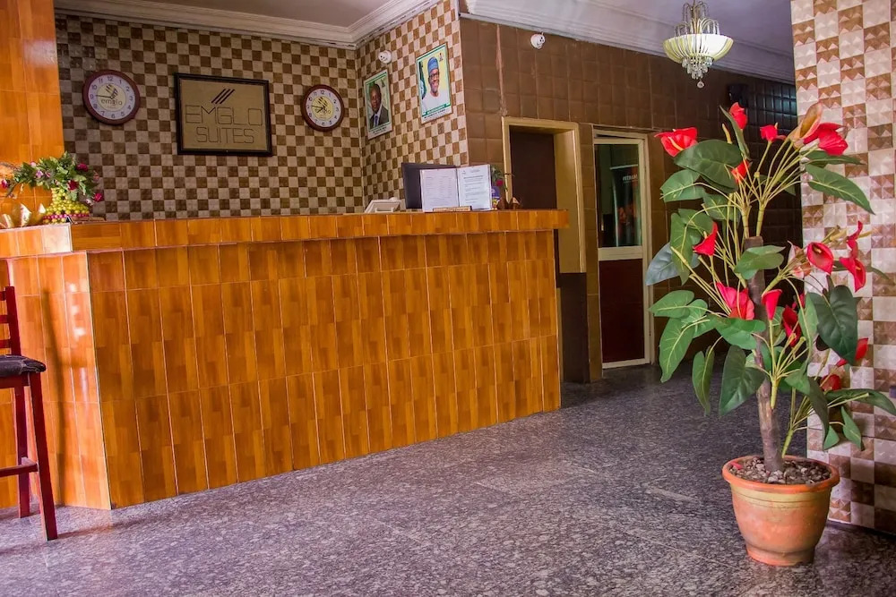 Emglo Suites