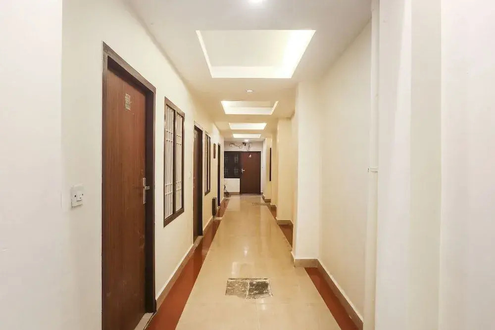 OYO 48277 Royal Kings Guest House