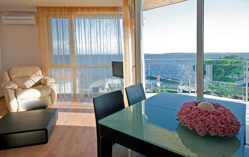 Nushev Hotel