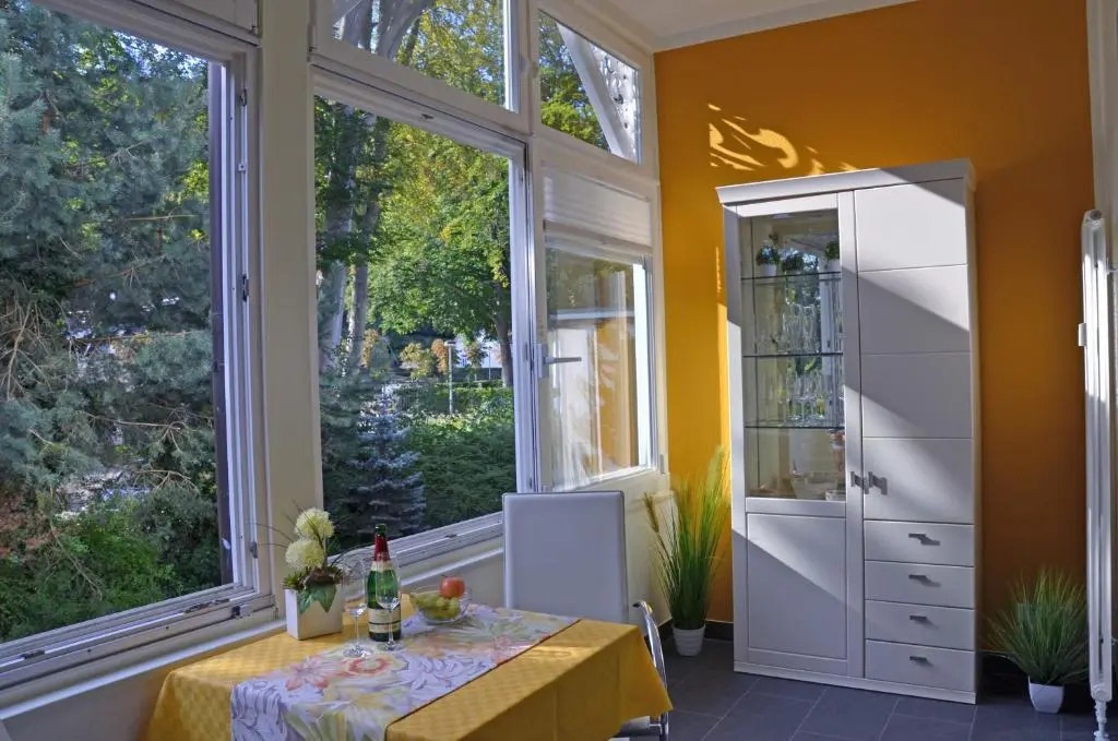 Ruhige FeWo mit Strandkorb, Villa Stranddistel, Binz